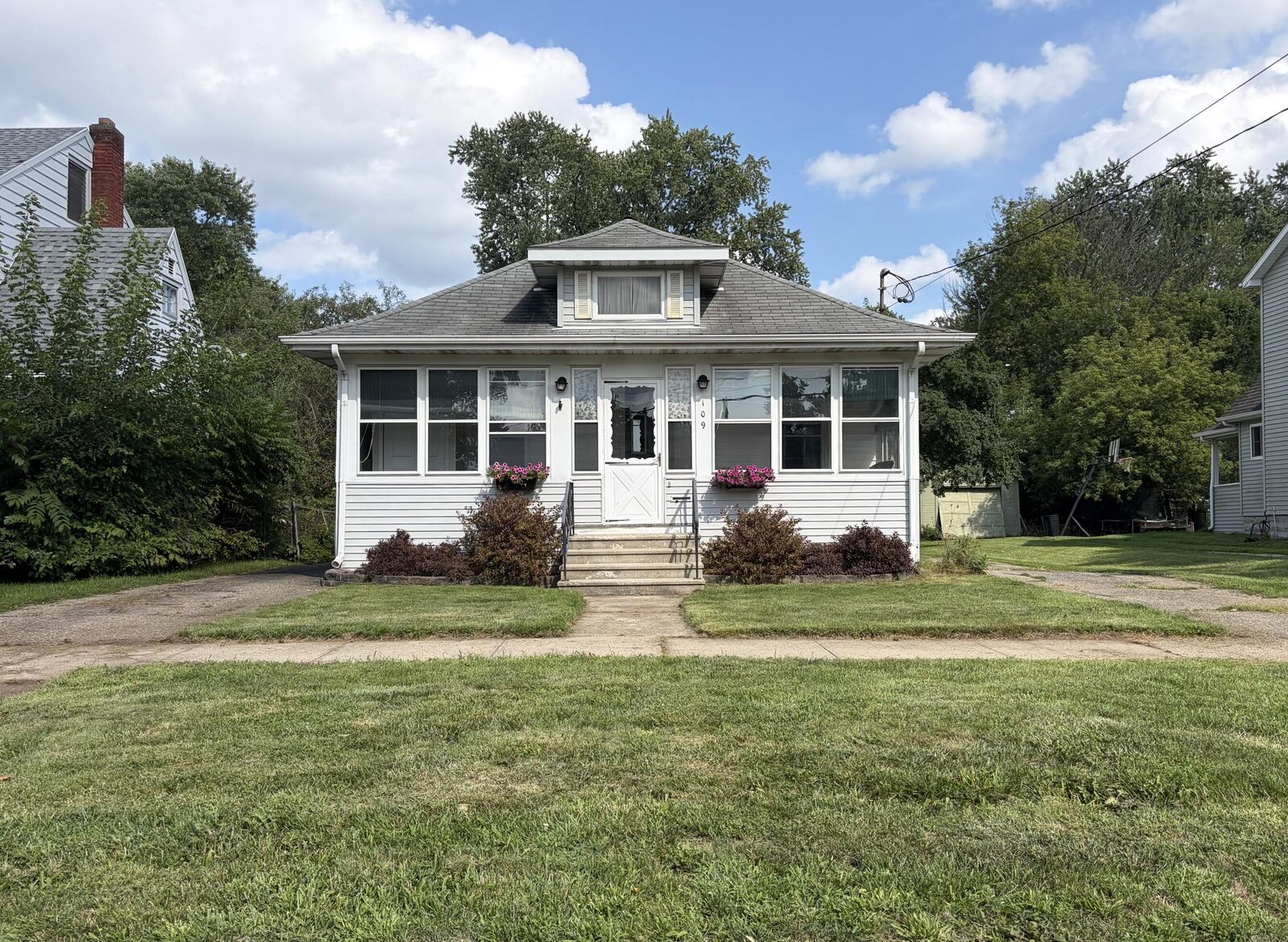 Property Photo: 109 N Higby Street MI 49202