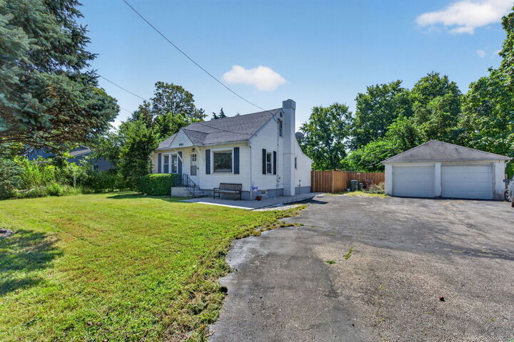 Property Photo:  895 Pine Bluff Road  IL 60450 