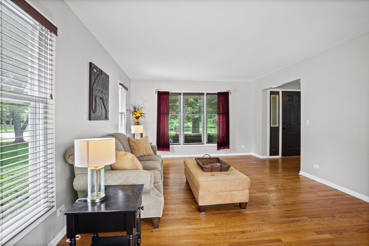Property Photo:  2917 Whispering Oaks Drive  IL 60089 