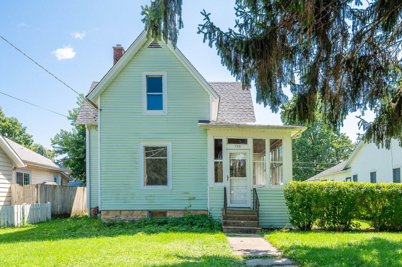 Property Photo: 738 S 1st Street IL 60115