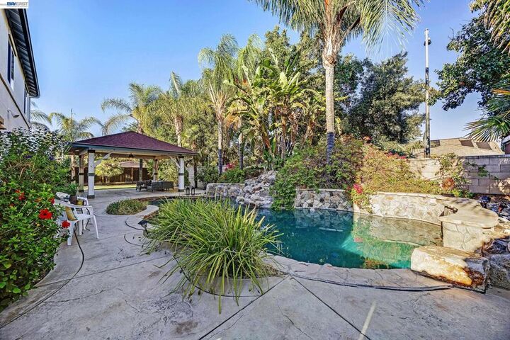 Property Photo:  1708 La Pergola Dr  CA 94513 