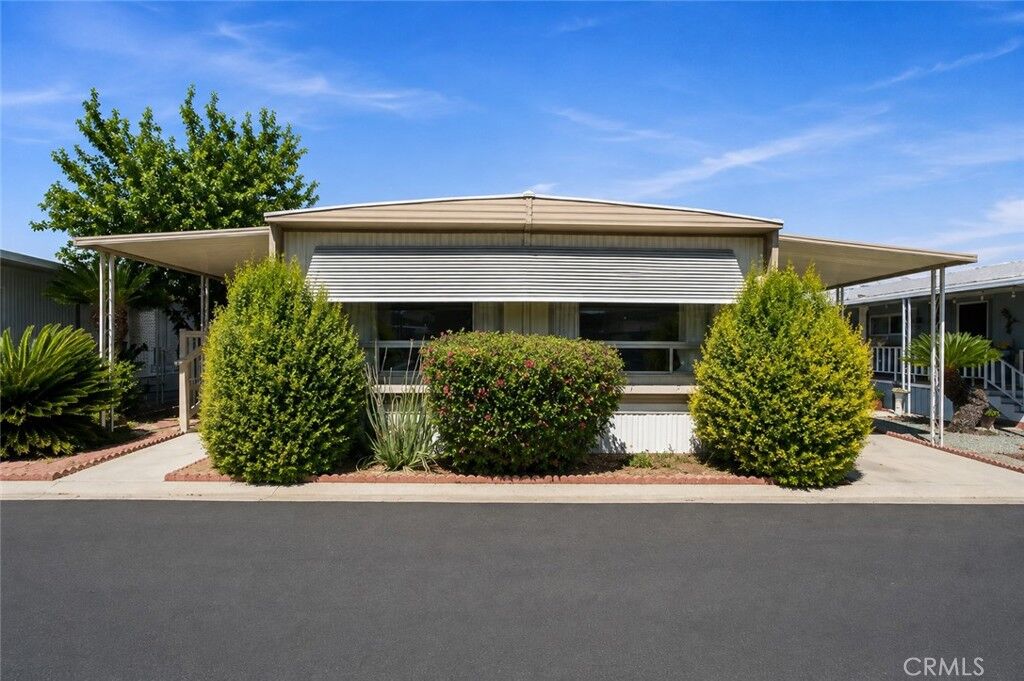 Property Photo:  8811 Canoga Avenue 225  CA 91304 
