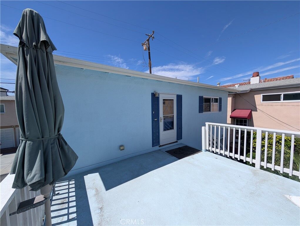 Property Photo:  221 8th B  CA 90740 