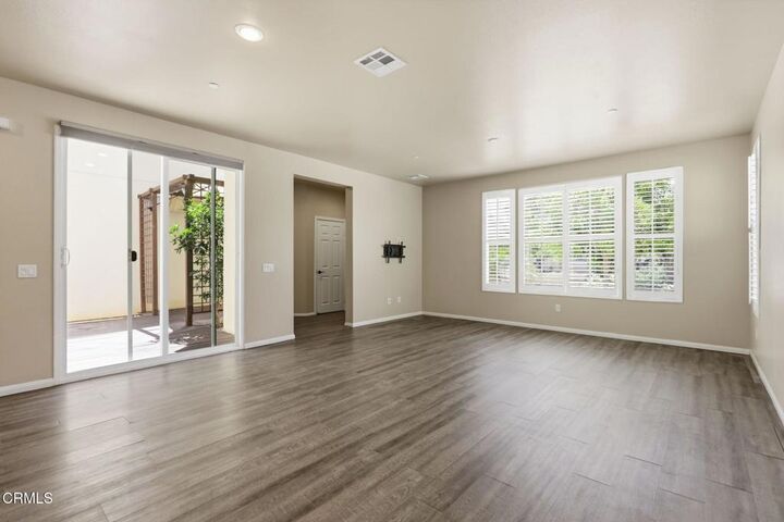 Property Photo:  1790 Daffodil Avenue  CA 93004 