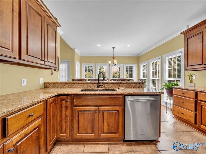 Property Photo: 103 Lanthorn Circle AL 35758