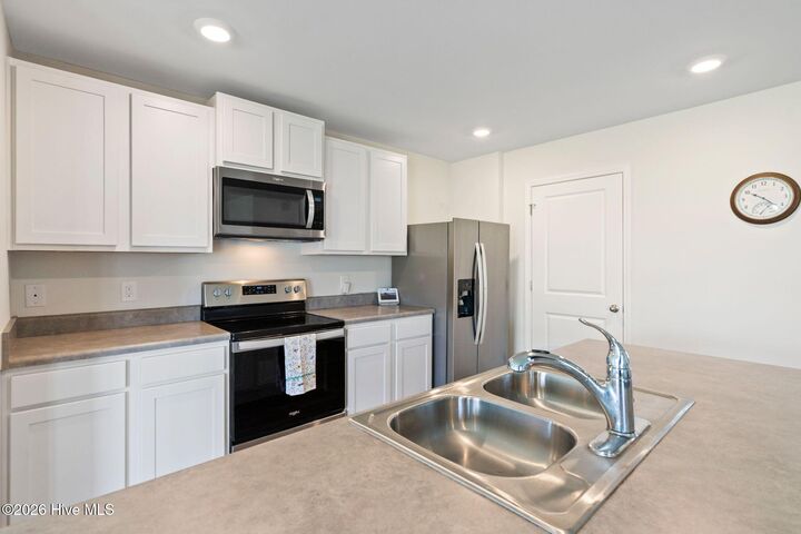 Property Photo:  2233 Emerald Avenue  NC 28429 