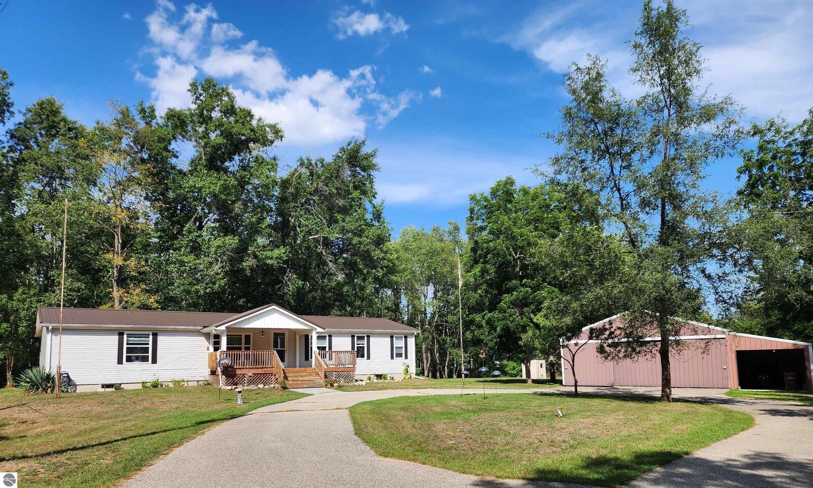 Property Photo:  3560 Pine Tree  MI 48893 