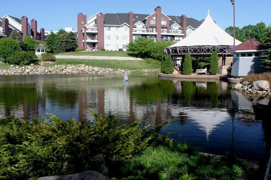 Property Photo:  7400 Edinborough Way 5204  MN 55435 