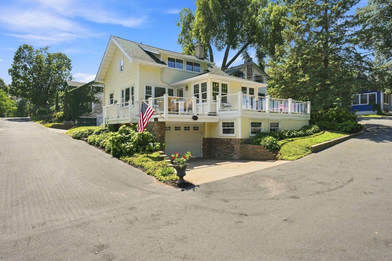 Property Photo:  2800 Center Road  MN 55391 