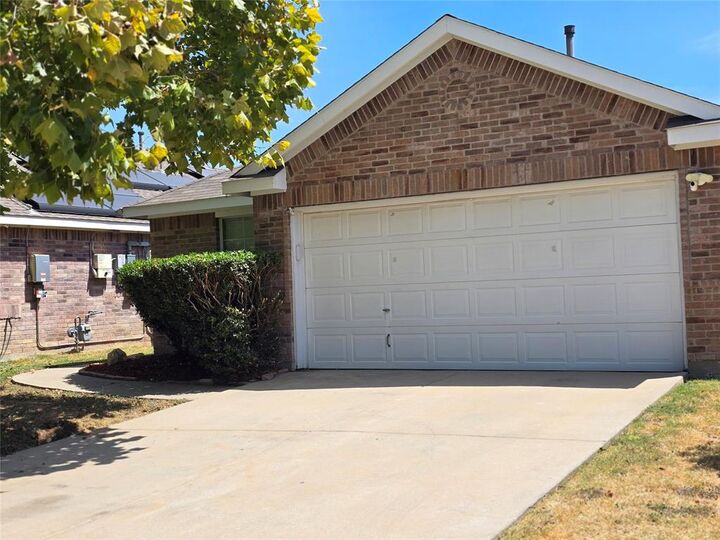 Property Photo:  8928 Sunny Hollow Drive  TX 76179 