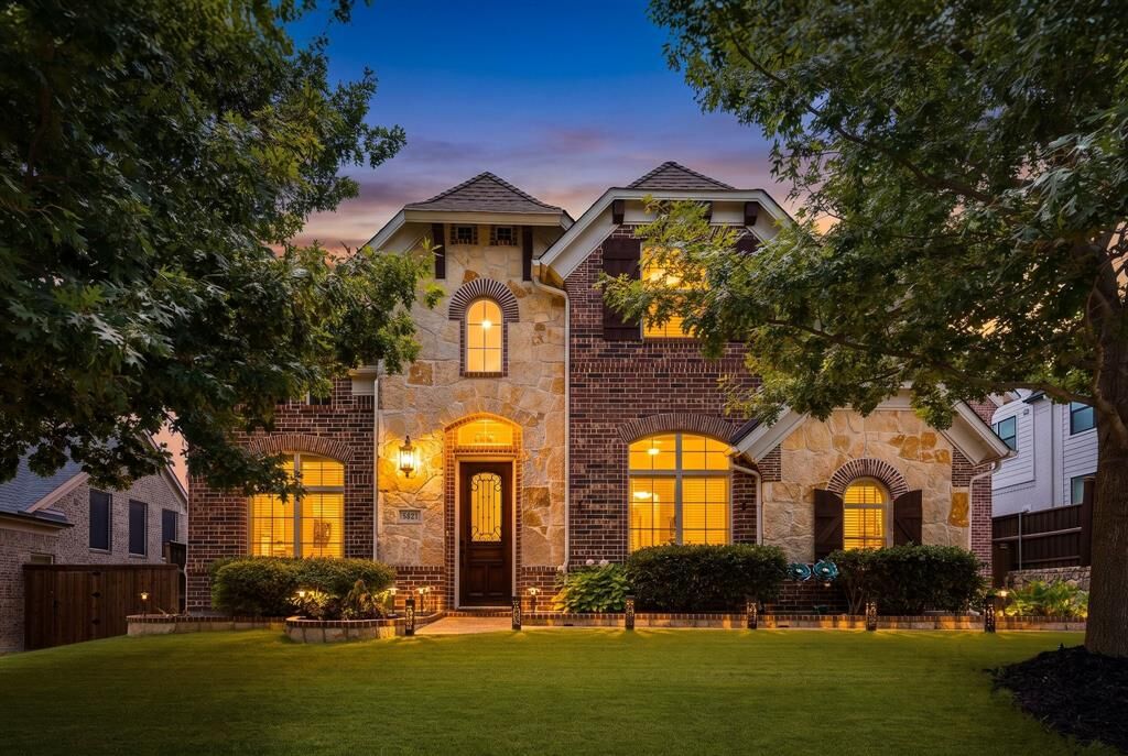 Property Photo:  8621 Vatican Drive  TX 75071 