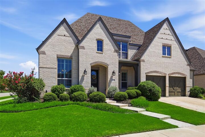 Property Photo: 1432 14th Street TX 76226