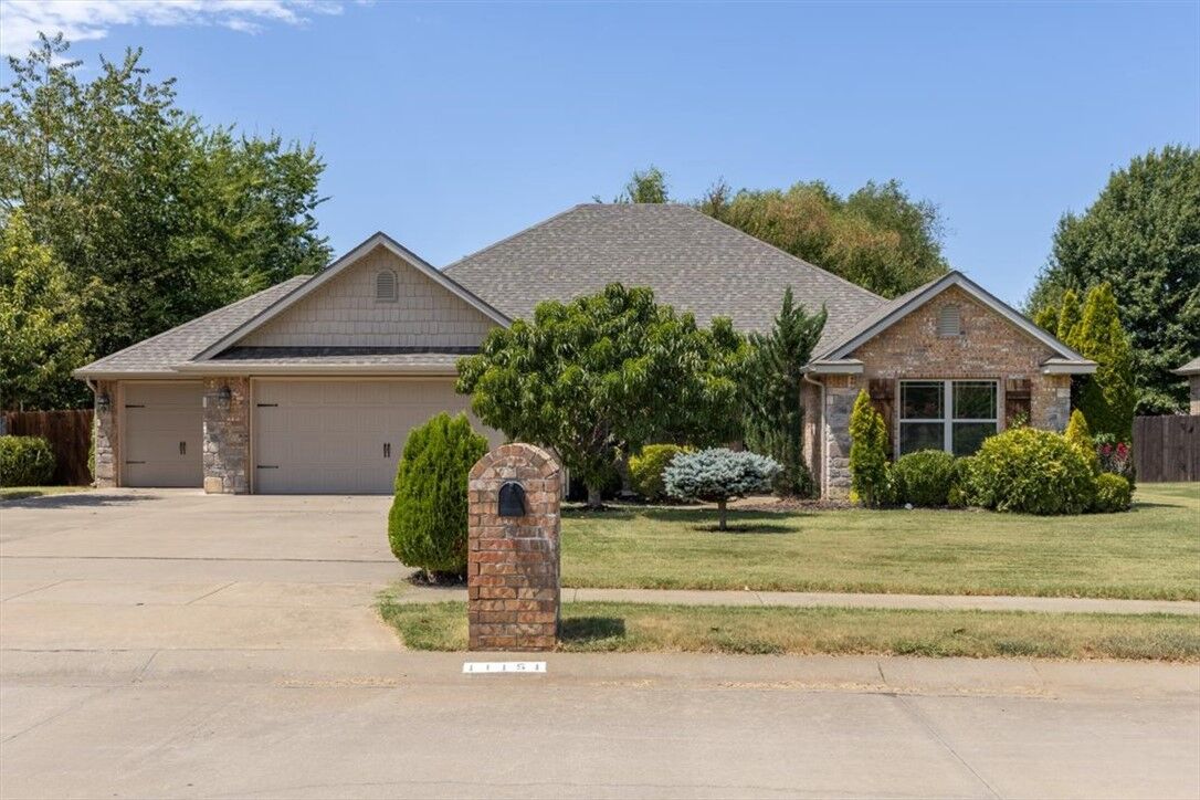 Property Photo:  11151 Club House Parkway  AR 72730 