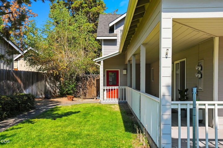 Property Photo:  1181 NW Knoxville Boulevard  OR 97703 