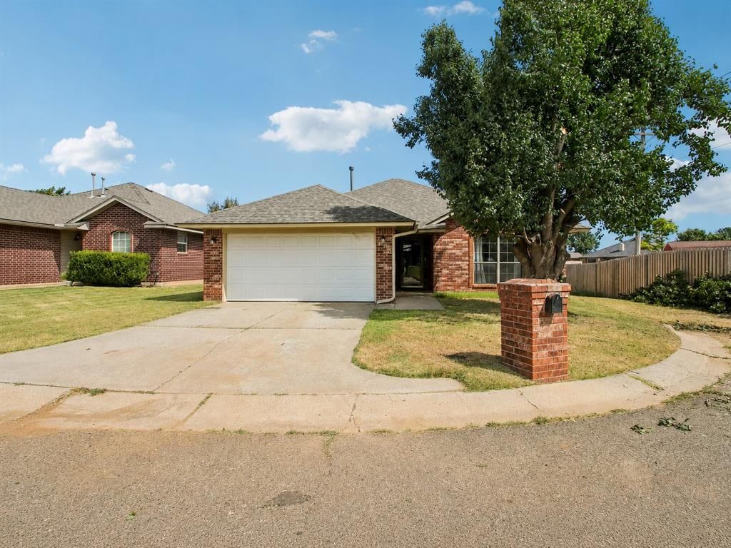 Property Photo:  4921 SE 87th Street  OK 73135 