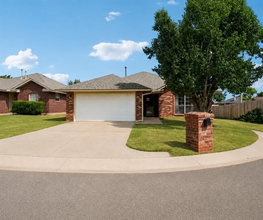 Property Photo: 4921 SE 87th Terrace OK 73135
