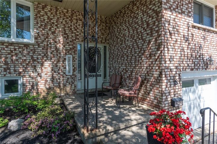 Property Photo: 18 Mayberry Place ON N5A 6Z7