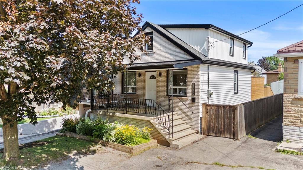 Property Photo:  15 Glassco Avenue S  ON L8H 1B2 