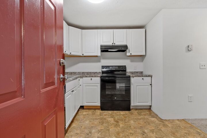 Property Photo:  56 Edgeworth 16  MA 01605 