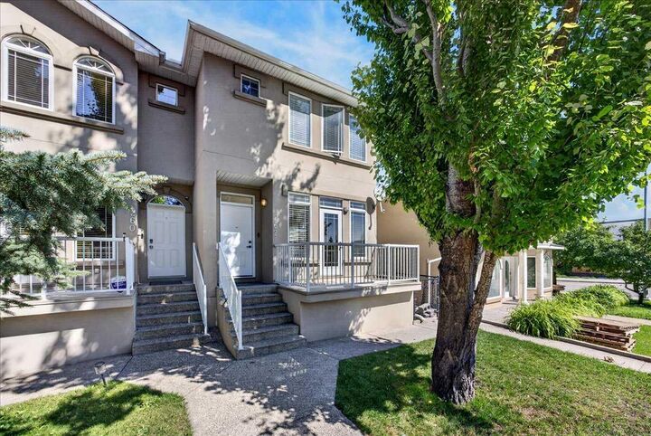 Property Photo: 262 21 Avenue NE AB T2E 1S4