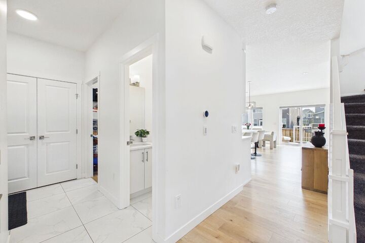 Property Photo: 66 Legacy Glen Crescent SE AB T2X 4G5