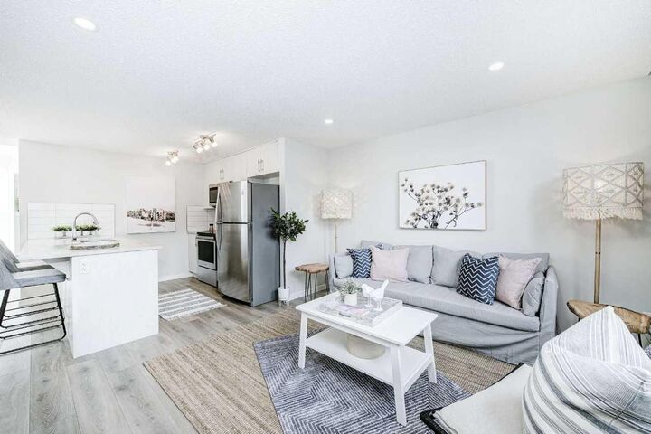 Property Photo:  24 Park Street 502  AB T4C 3H3 
