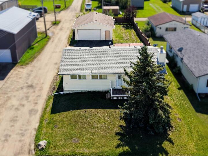 Property Photo: 3 2 Avenue SW AB T0H 1M0