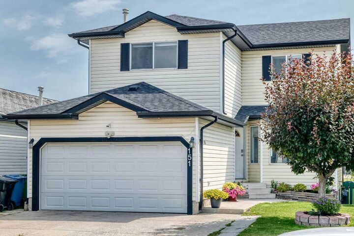 Property Photo: 151 Applestone Park SE AB T2A 7W2