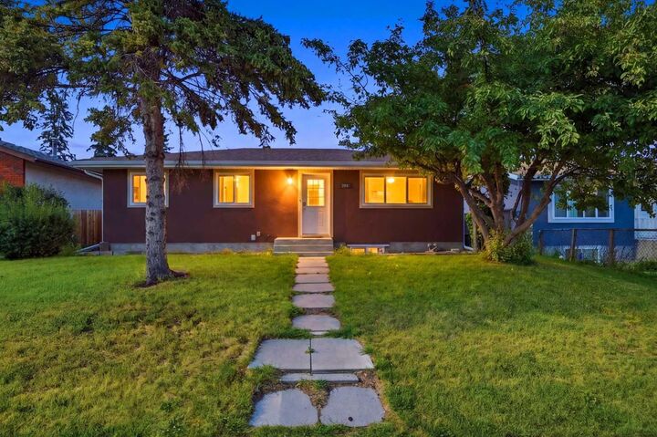 731 Maryvale Way NE — photo 1