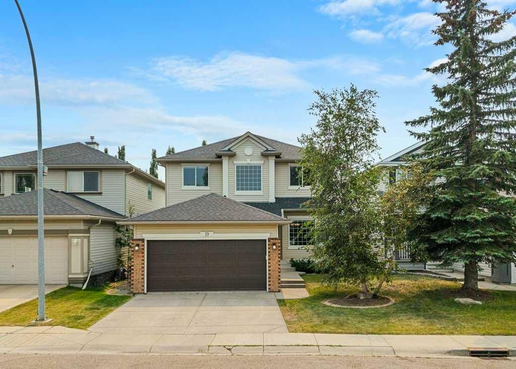 Property Photo: 19 Citadel Ridge Close NW AB T3G 4V4