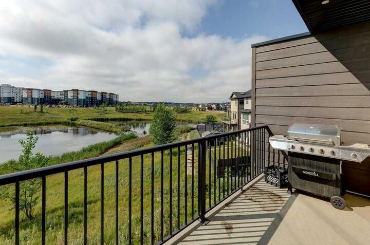 Property Photo:  305 Skyview Ranch Circle NE  AB T3N 1Y8 