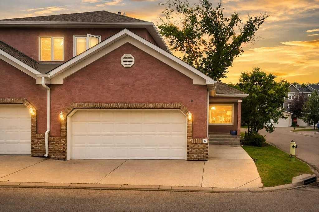 Property Photo:  4 Inglewood Landing SE  AB T2G 5K5 