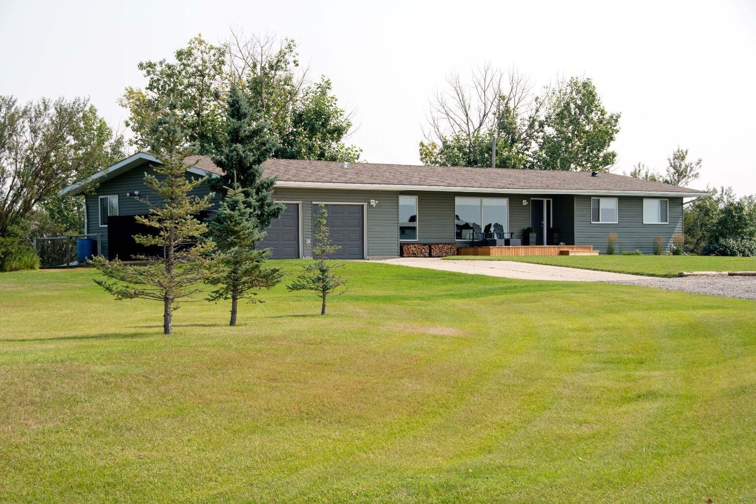Property Photo: 264057 562 Avenue E AB T0L 0J0