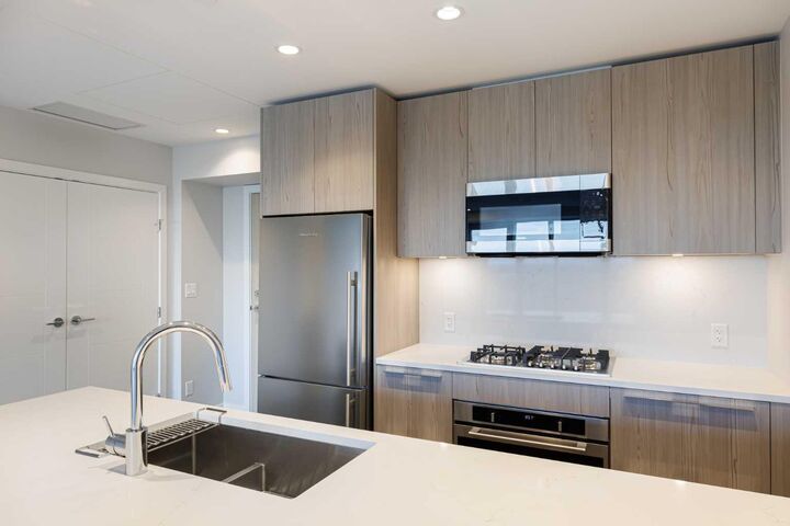 Property Photo:  530 3  AB T2G 2L8 