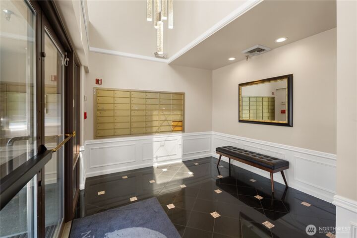 Property Photo: 3300 Meridian Avenue N 302 WA 98103
