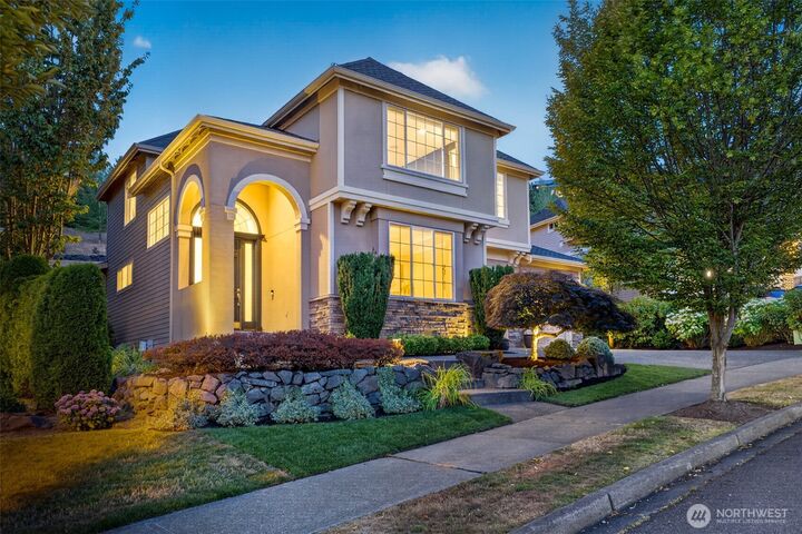 Property Photo:  1760  30th Avenue NE  WA 98029 
