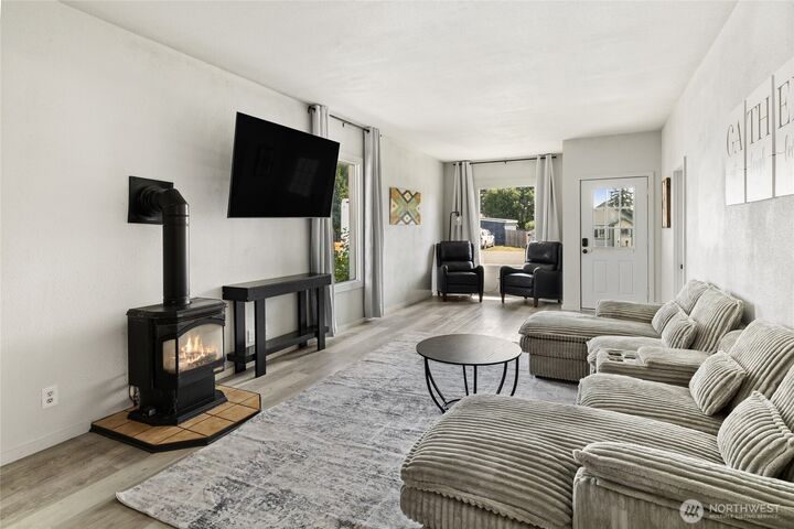 Property Photo:  205  Yakima Ave  WA 98922 
