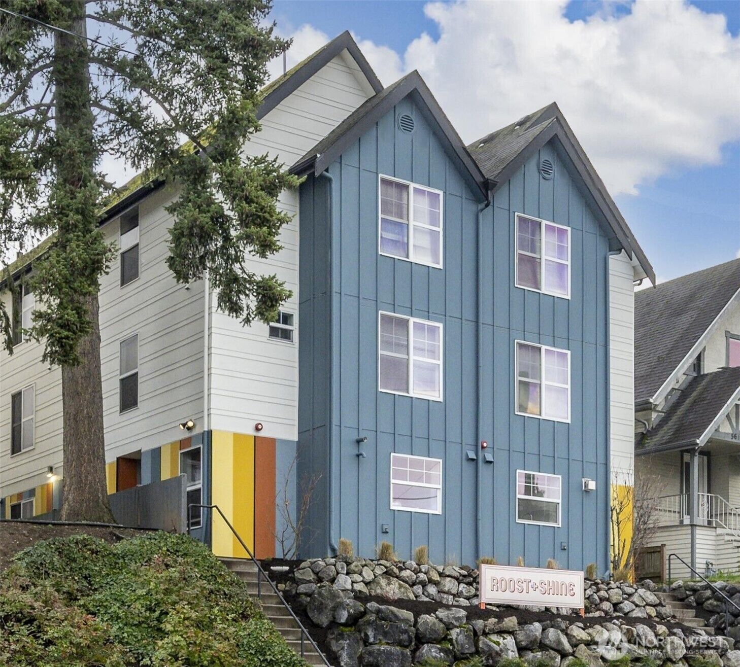 Property Photo:  5612 C  Roosevelt Way NE  WA 98105 