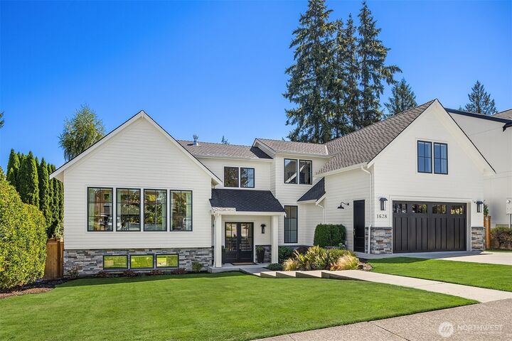 Property Photo:  1628  184th Avenue NE  WA 98008 