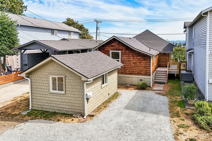 Property Photo:  4205  34th Avenue S  WA 98118 