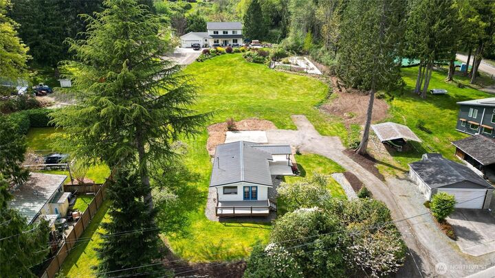 Property Photo:  477 W Lake Samish Drive  WA 98229 