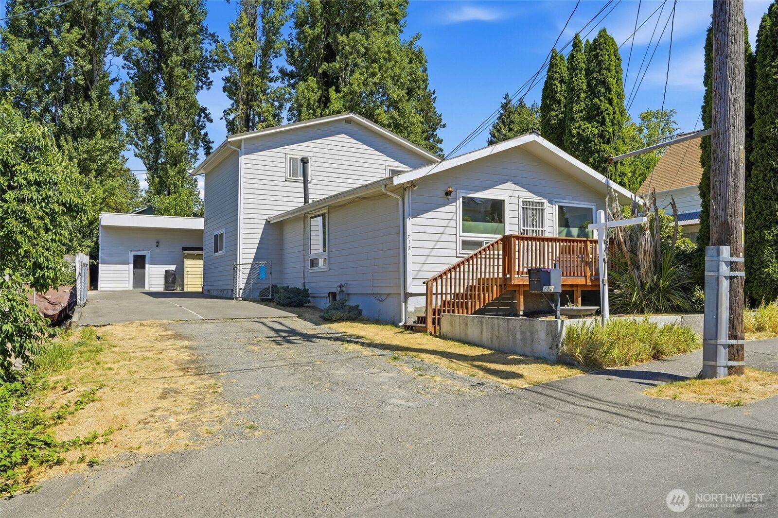 Property Photo: 712 S Director Street WA 98108