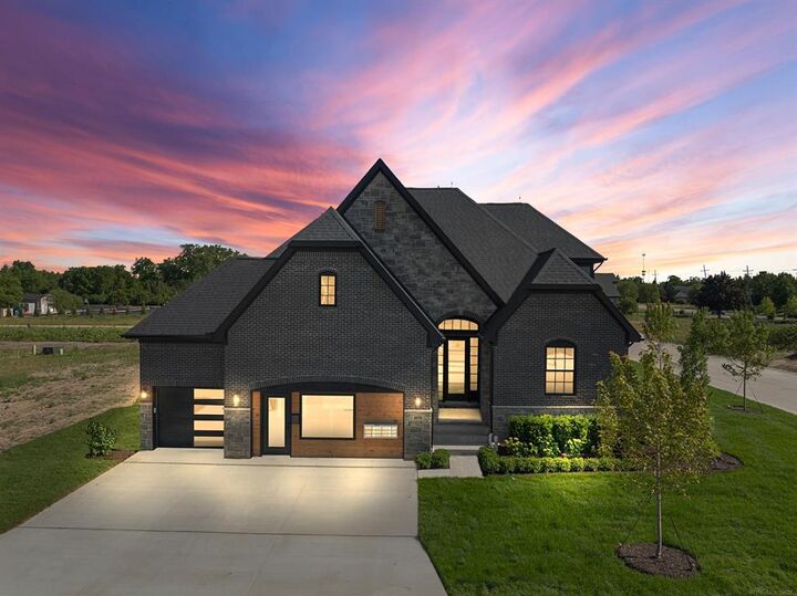 Property Photo:  4140 Blossom Drive  MI 48314 
