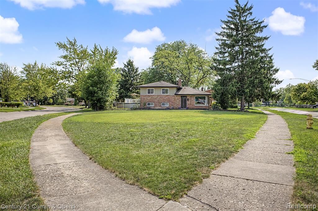 Property Photo: 30633 Gladys Avenue MI 48185