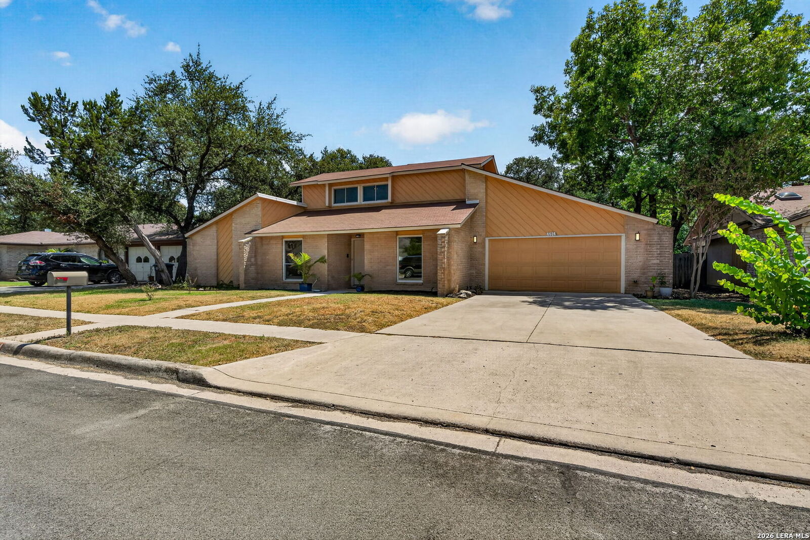 Property Photo: 4614 Emory Oak Woods TX 78249