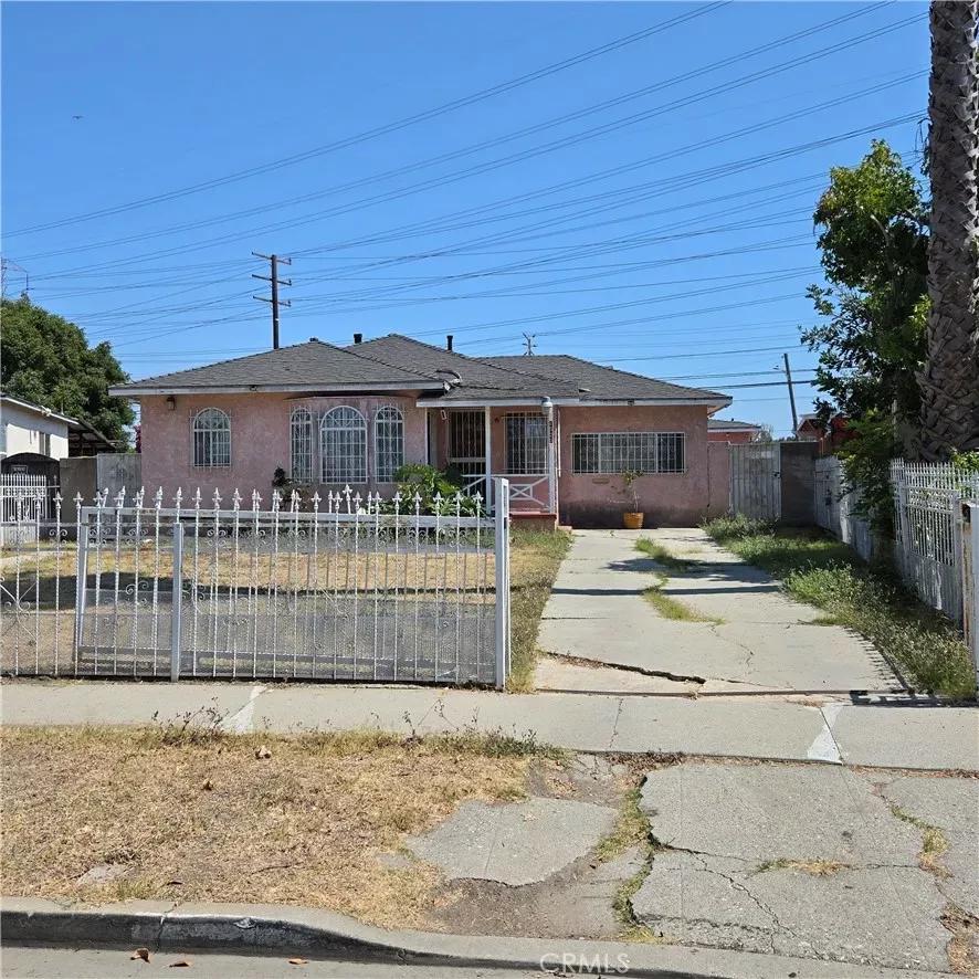 Property Photo:  1520 S Gunlock  CA 90220 