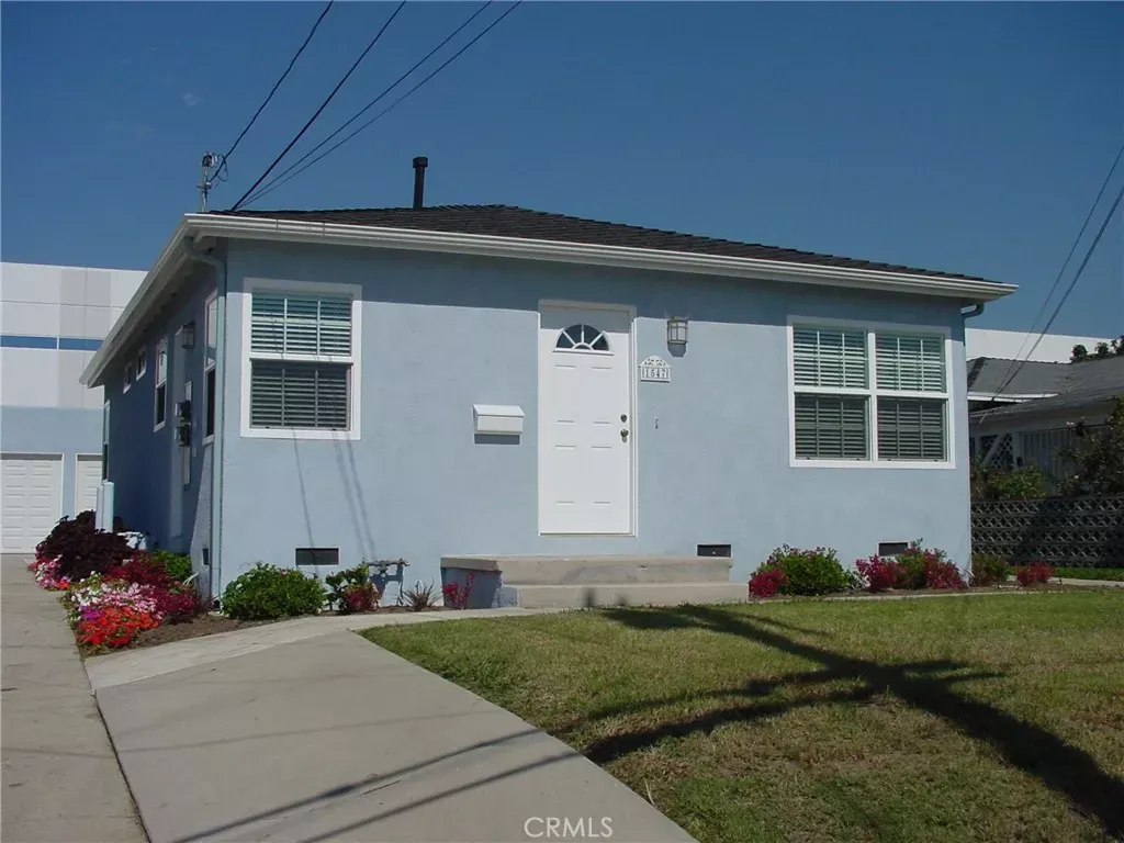 Property Photo:  1547 Del Amo Boulevard  CA 90501 