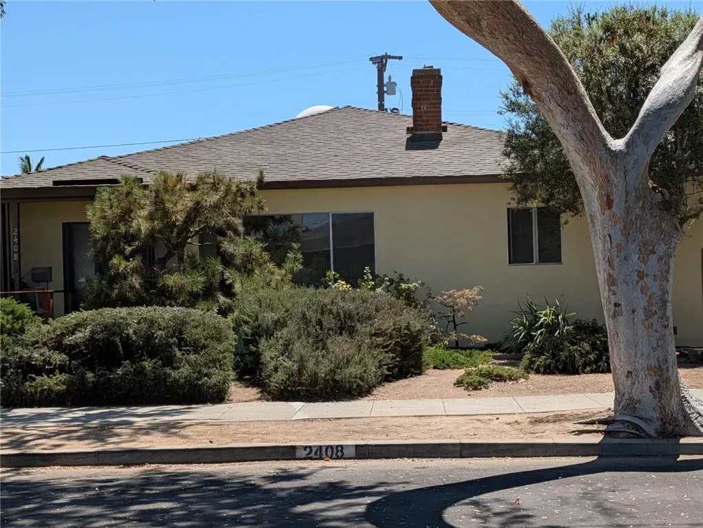 Property Photo: 2408 W 157th CA 90249