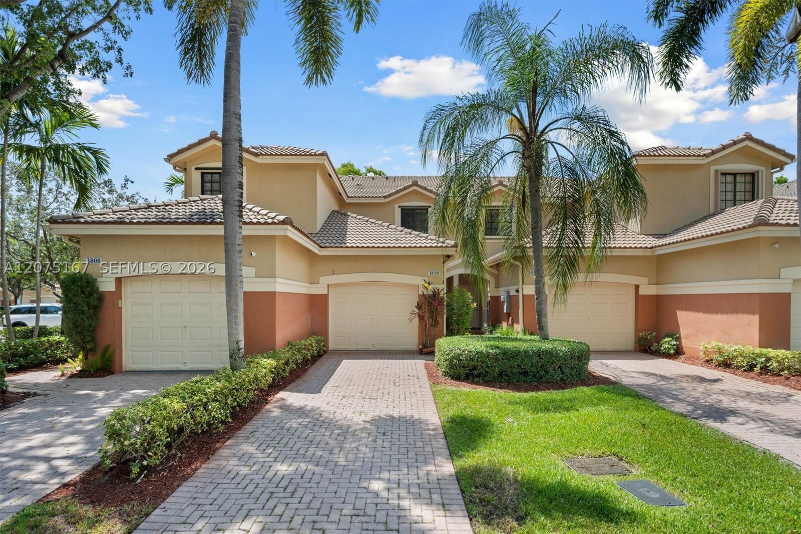 Property Photo:  3810 Tree Top Dr  FL 33332 
