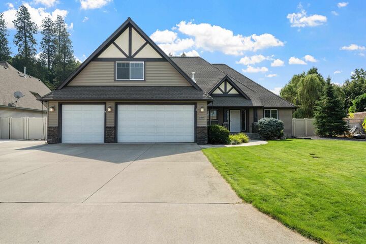 Property Photo: 15926 E Renz Dr WA 99037